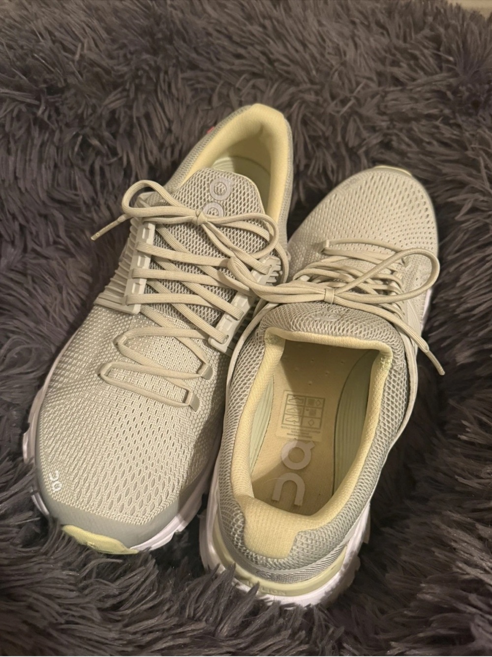 Women’s OnCloud Cloudtec Gray/Yellow Running Shoes Size 9.5